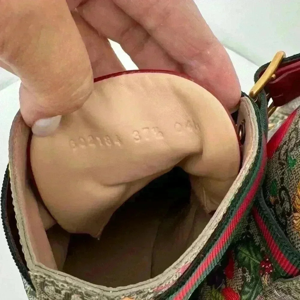 Like New Gucci made in Italy size 37.5 - Picture 7 of 9